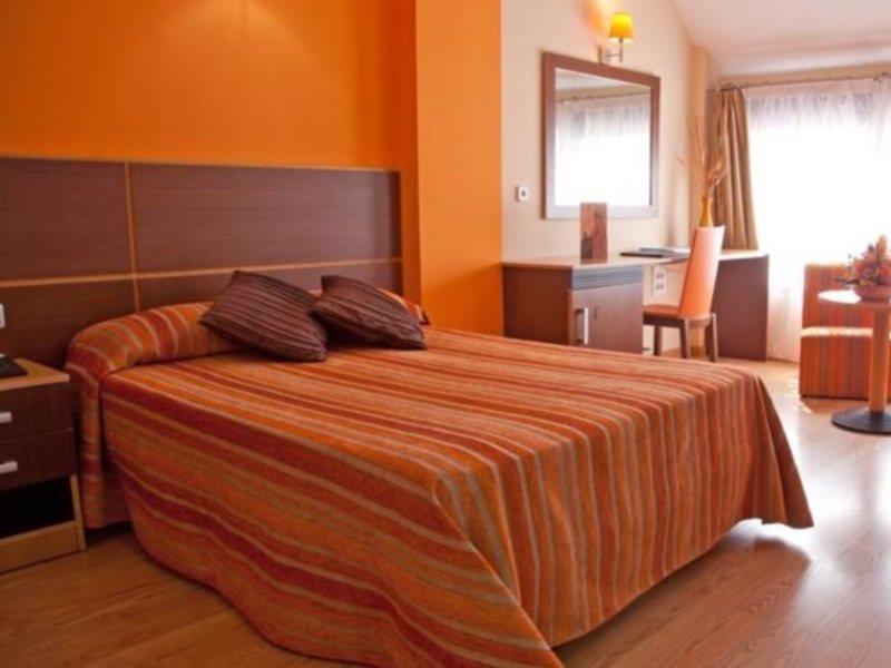 Hotel Plaza Alaquas Zewnętrze zdjęcie