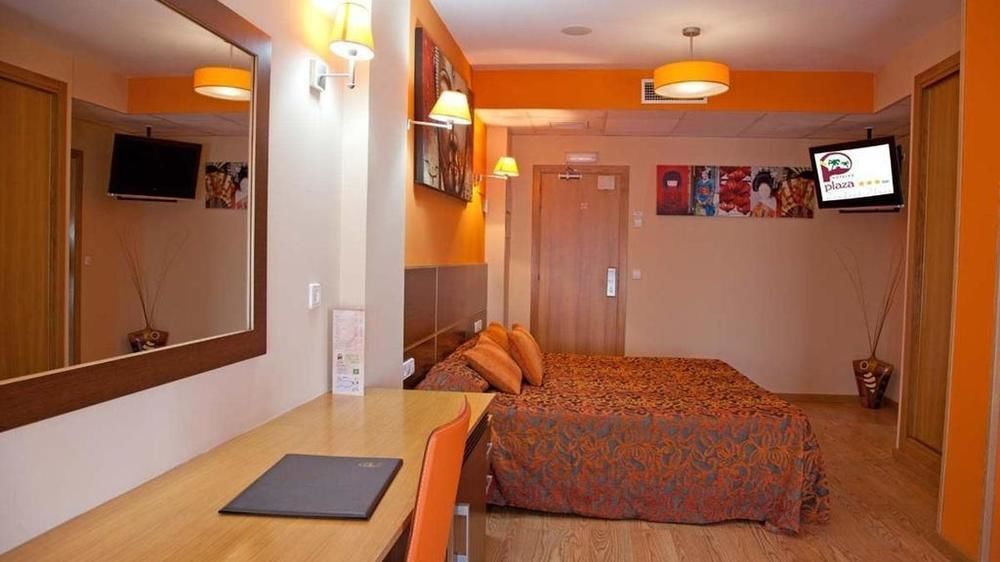 Hotel Plaza Alaquas Zewnętrze zdjęcie