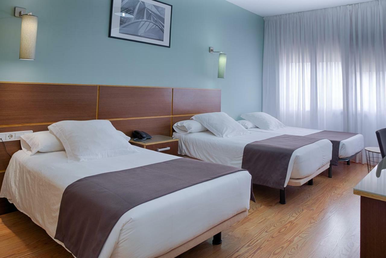 Hotel Plaza Alaquas Zewnętrze zdjęcie